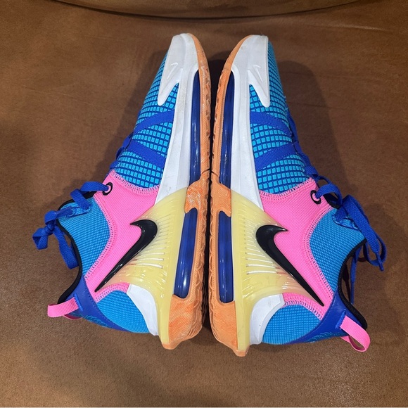 {preloved} LeBron’s Witness Blue and Pink Men's Sneakers - Picture 6 of 10